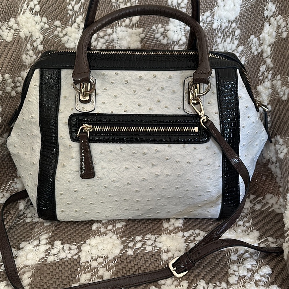 Guess Bag - Picture 11 of 16